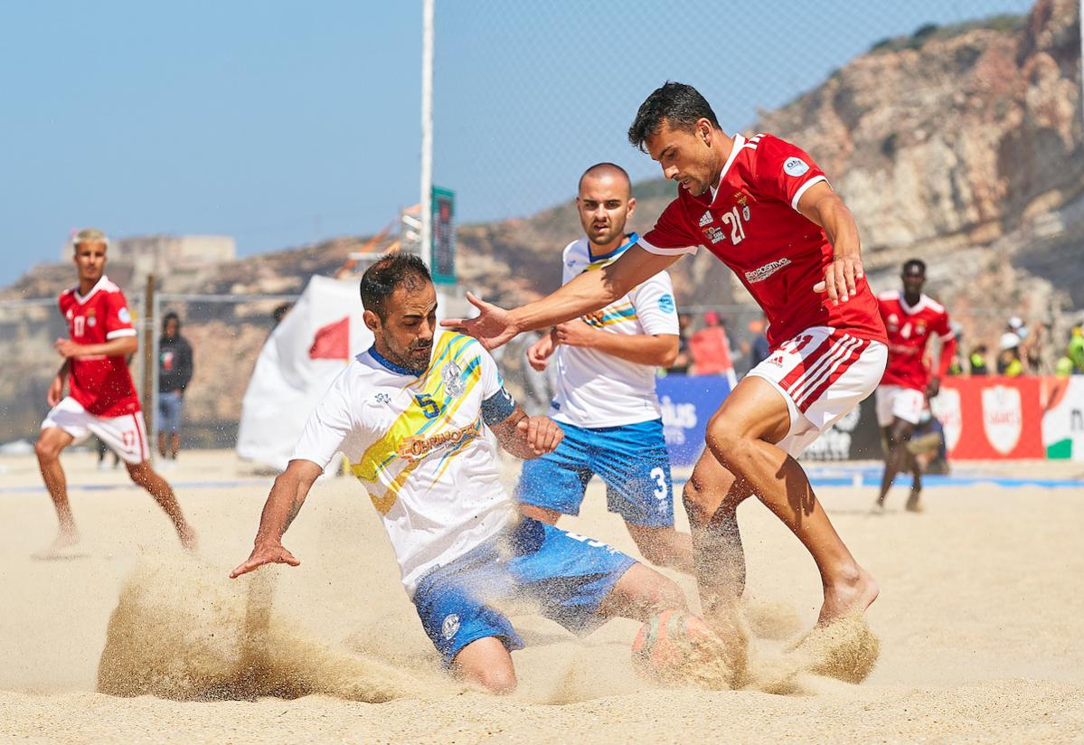 Правила пляжного футбола. Пляжный футбол. Футбол на пляже. Футбол на песке. Море пляжный футбол.