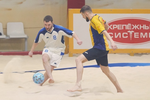 В столице Поморья впервые проводится пляжно-футбольный турнир